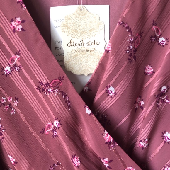 NWT Altar’d State Woman’s Surplice Neckline Floral Dress - Picture 2 of 9